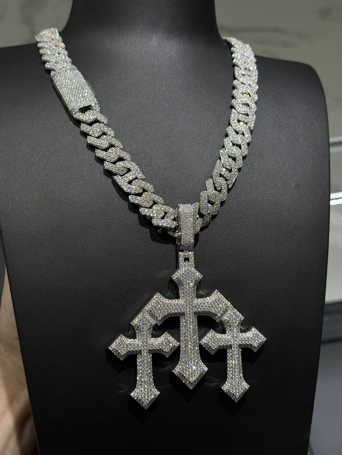 VVS Moissanite Triple Cross pendant + cuban chain PASS DIAMOND TESTER