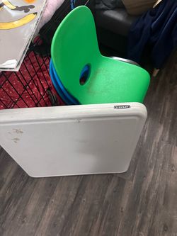Kids Table and Chairs
