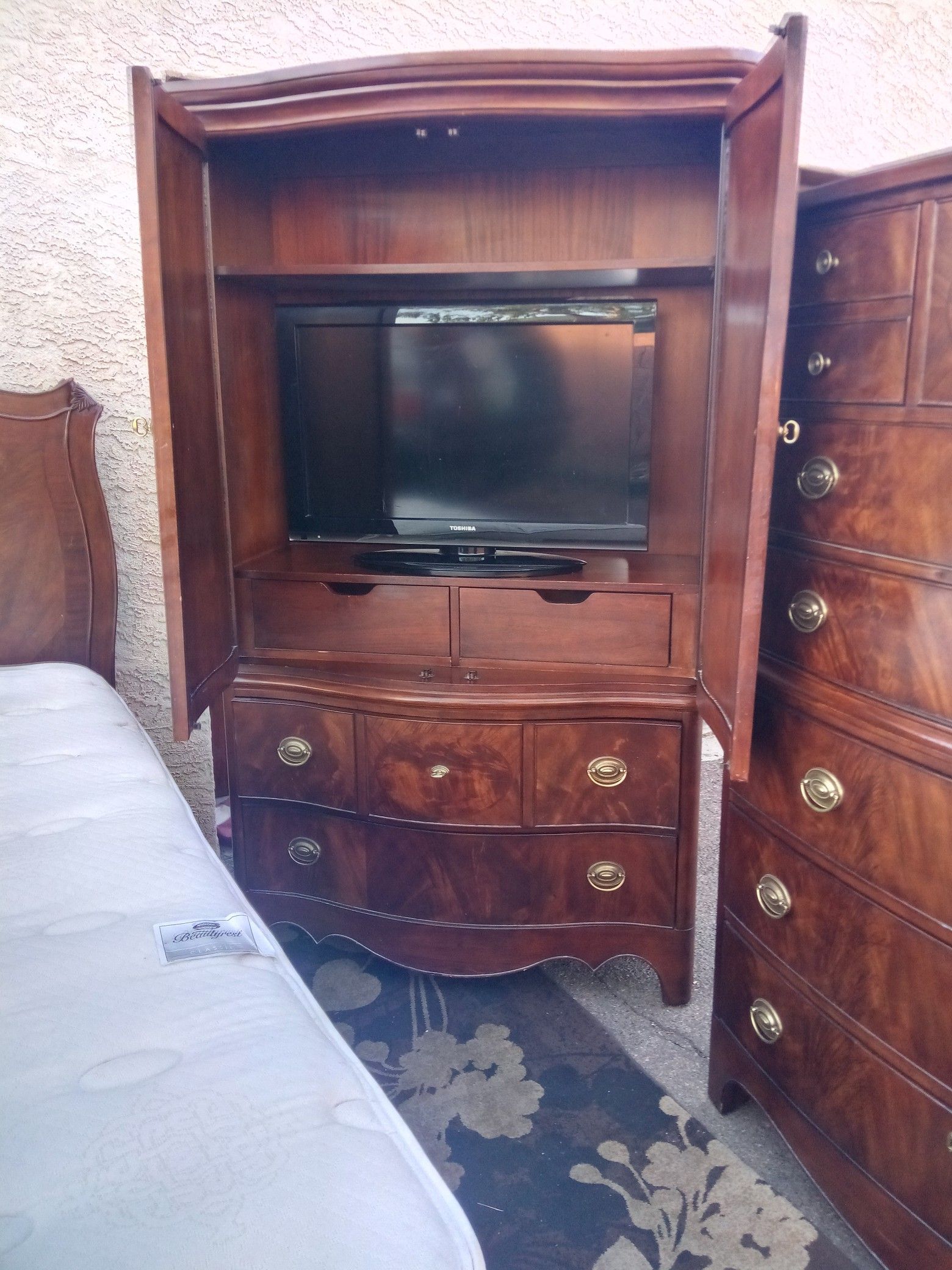 Queen size broyhill 100th anniversary collection bedroom set with beauty rest mattress and box