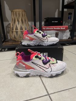 NIKE React Vision Men’a 8.5/ Women 10