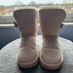 Pink Uggs Treadlite Size 8 US