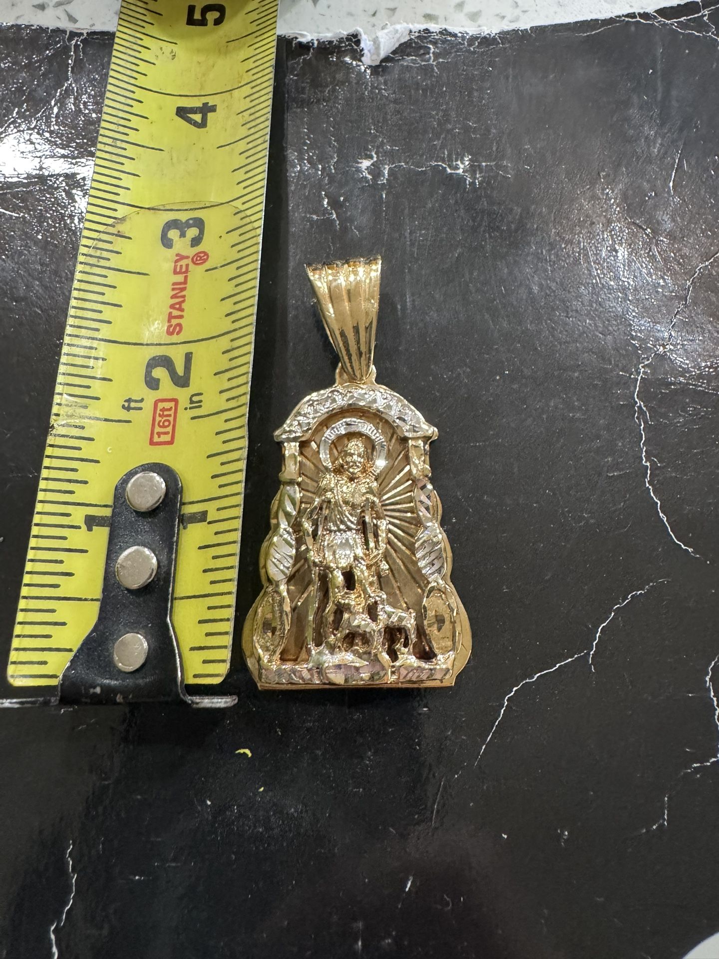 10k San Lazaro Charm Medalla 23 Grams 