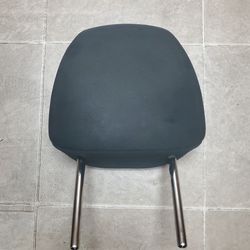 2012-2018 Toyota Yaris Hatchback Front Passenger Seat Headrest. OEM.