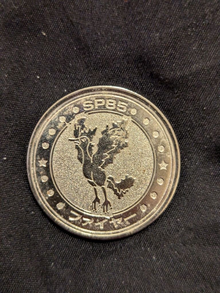 Pokemon Vintage Moltres Battle Coin