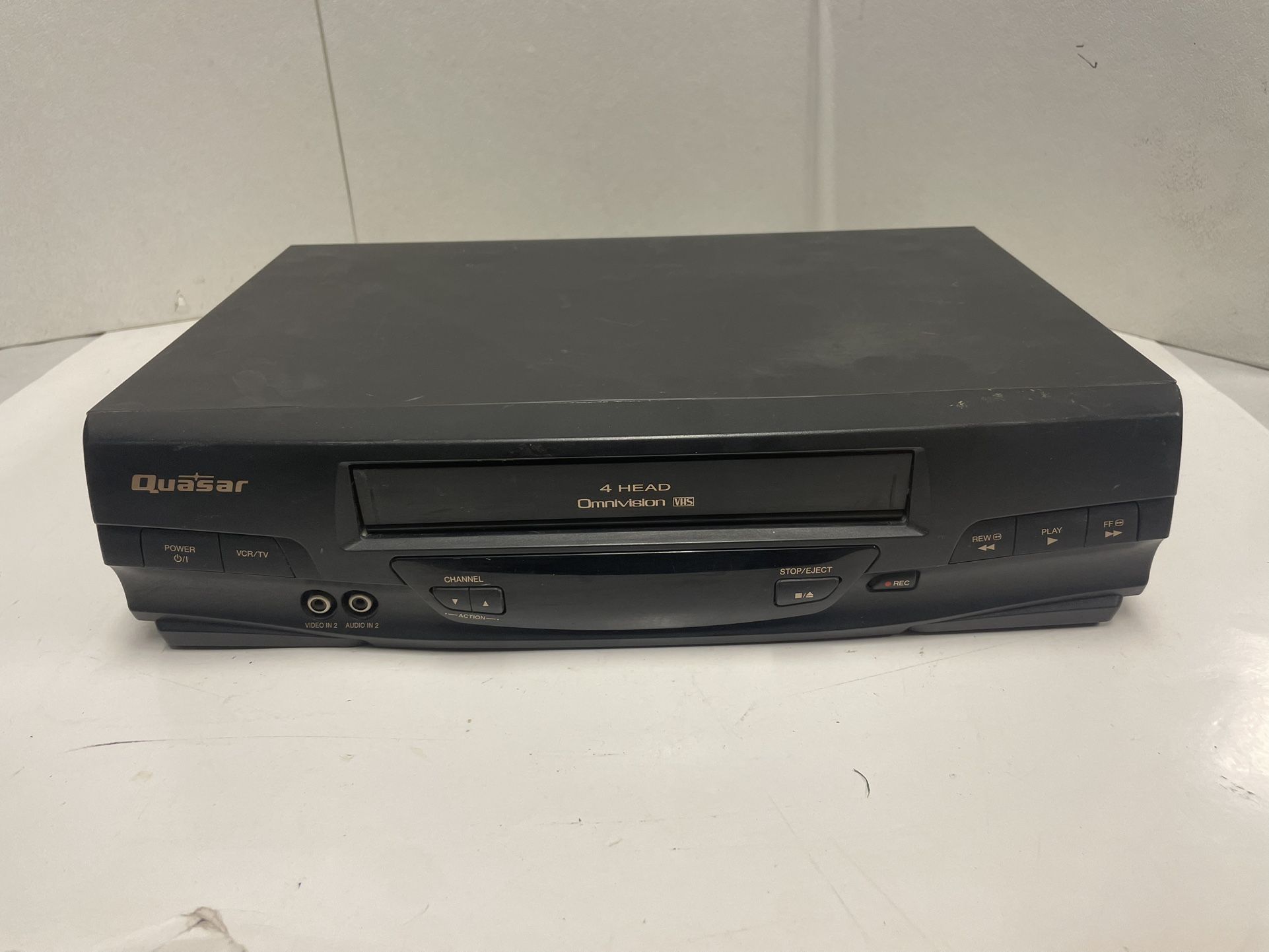 Quasar VHQ-40M Omnivision 4-Head VHS Player VCR Recorder TESTED - No Remote