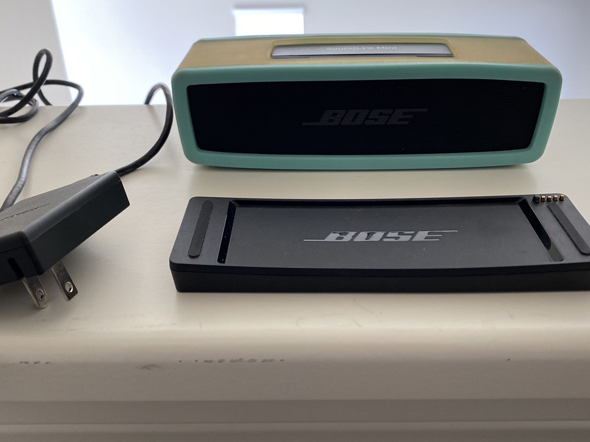 Bose Original Sound Link Mini Bluetooth Speaker - Great Condition