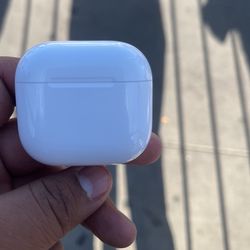 Apple AirPods 4