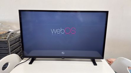 LG TV 32 inches