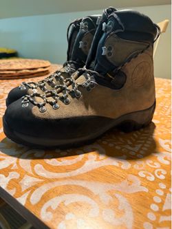 Mountaineering boots sportiva