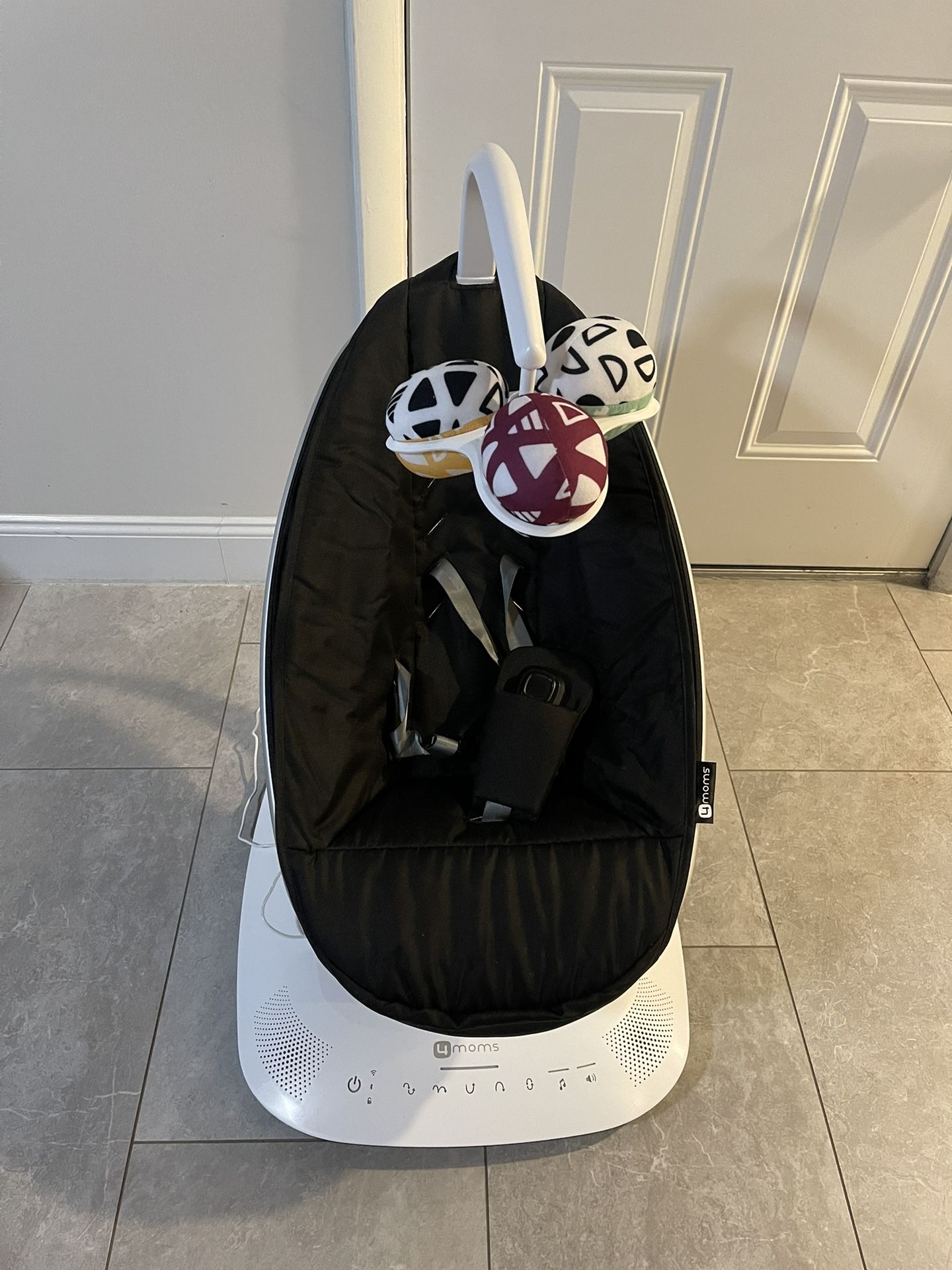 4moms mamaRoo multi-motion baby swing