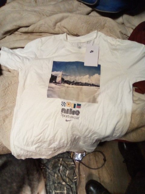 Nike T-shirt