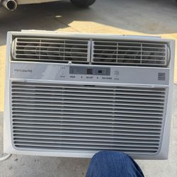 Wlndow AC Used Good Condition $150 Pickup And Cash Only Fontana 