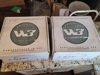 Two NEW JL Audio 13W3V34 13 inch car sub woofer speakers