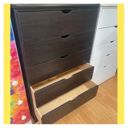 Dresser/ Five drawers dresser