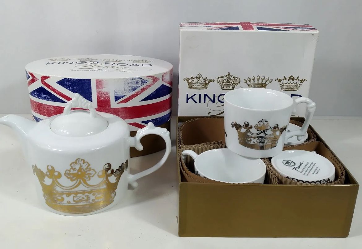 Tea Set / Kings Road / 4 Mugs / 1 Kettle