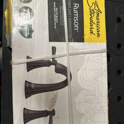 2-Handle Bathroom faucet in Matte black (8in) - $120