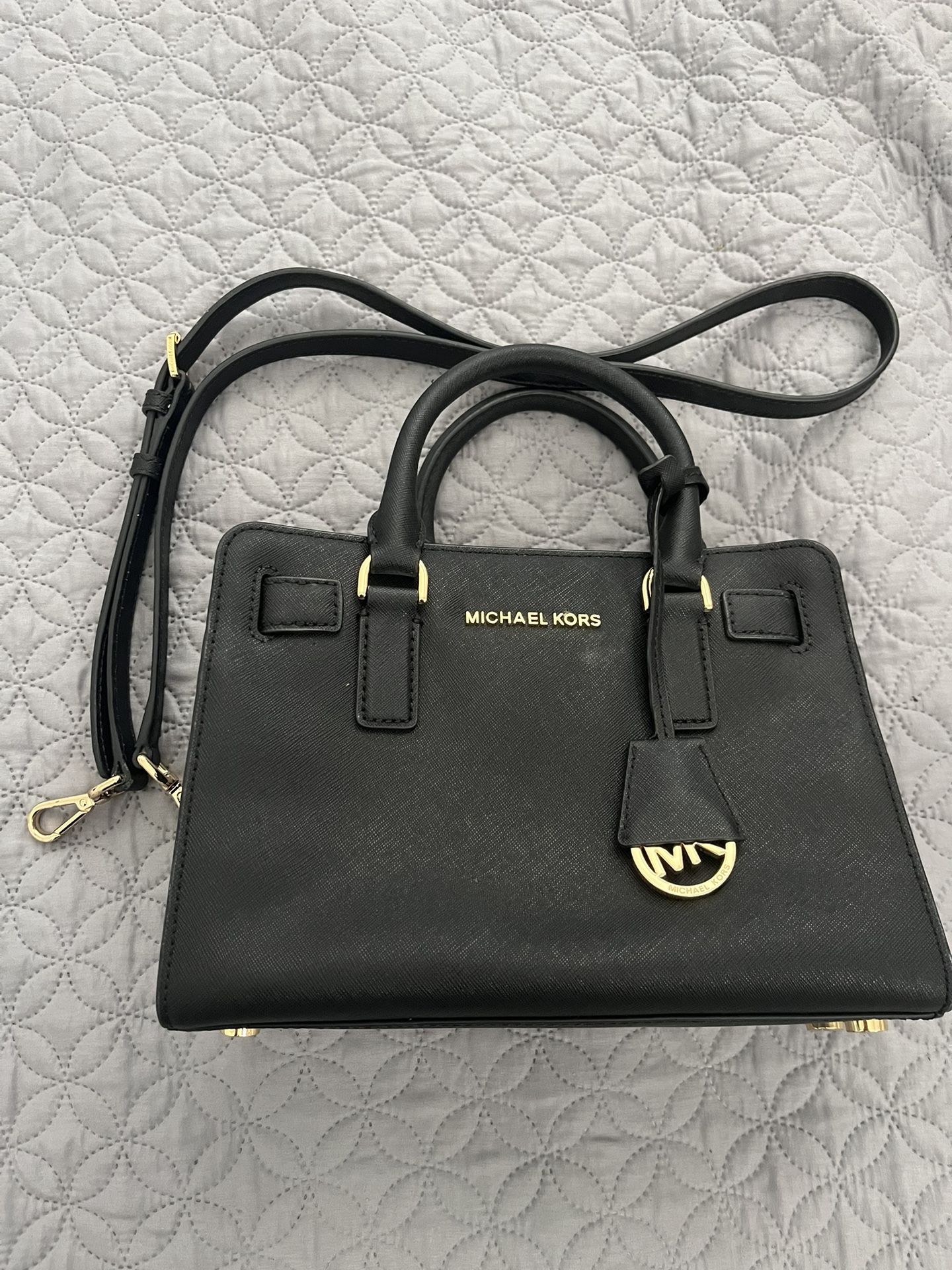 MICHAEL KORS DILLON BLACK SAFFIANO LEATHER GOLD