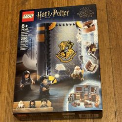Lego Harry Potter Hogwarts Moment: Charms Class (76385) Brand new