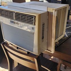 Frigidaire 12,000 BTU Air Conditioner 