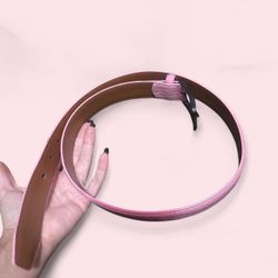 Cute pink detailed belt! Size M