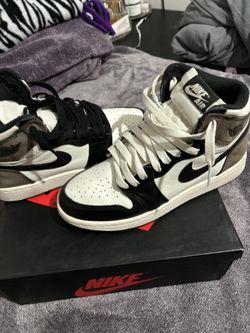 Jordan 1s Mochas Size 5y