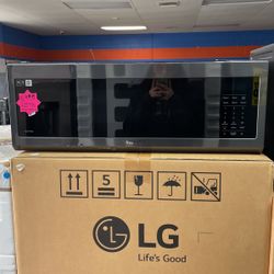 BLACK STAINLESS STEEL SAMSUNG MICROWAVE 