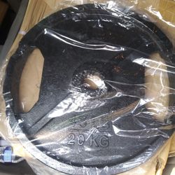 300lb Olympic weight set with barbell and clips