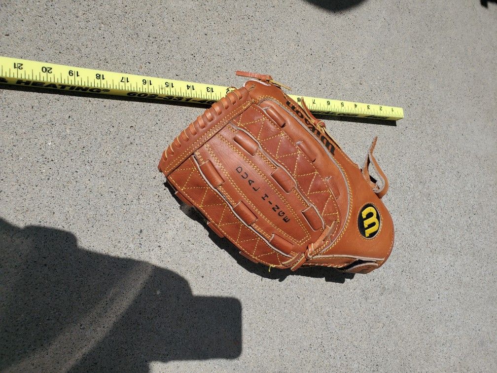 Wilson Baseball Glove