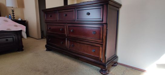Real Wood High Quality Dresser With Mirror 