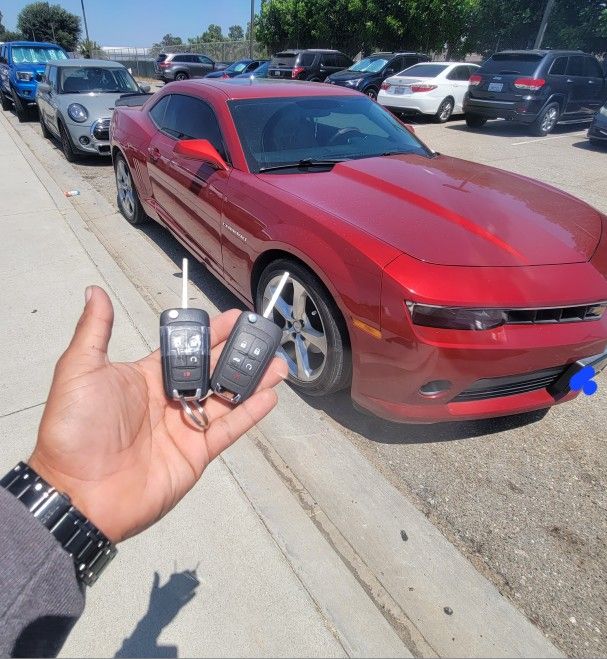 Keys & Fobs / Llaves Y Controles Para Carros for Sale in Bell Gardens