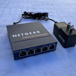  Netgear GS 205