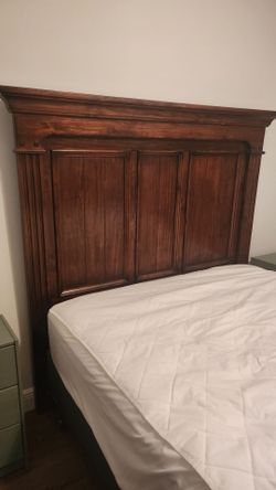 Queen Size Headboard and frame (NO mattress)