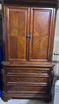 TV Hutch