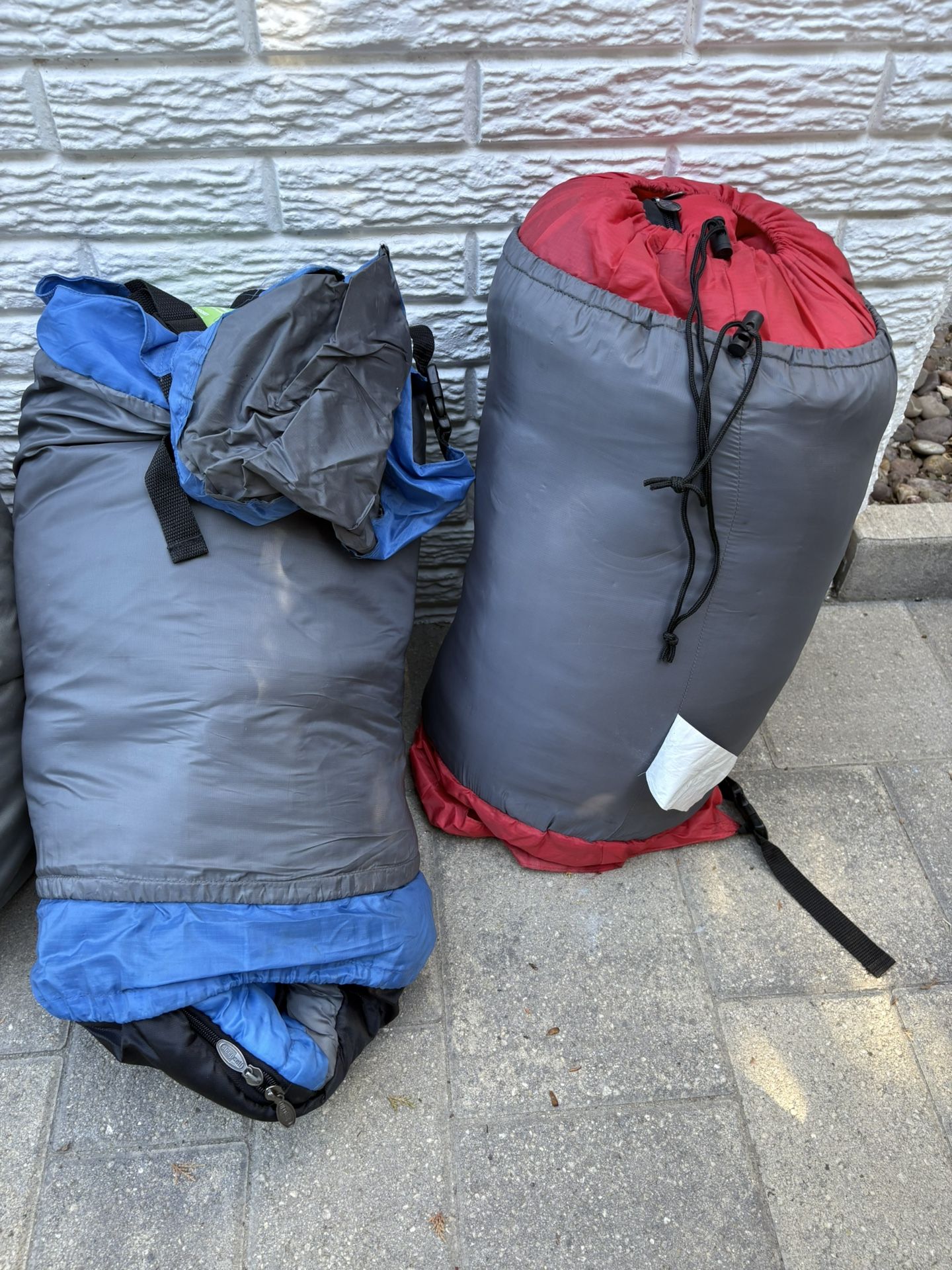 2 Sleeping Bags