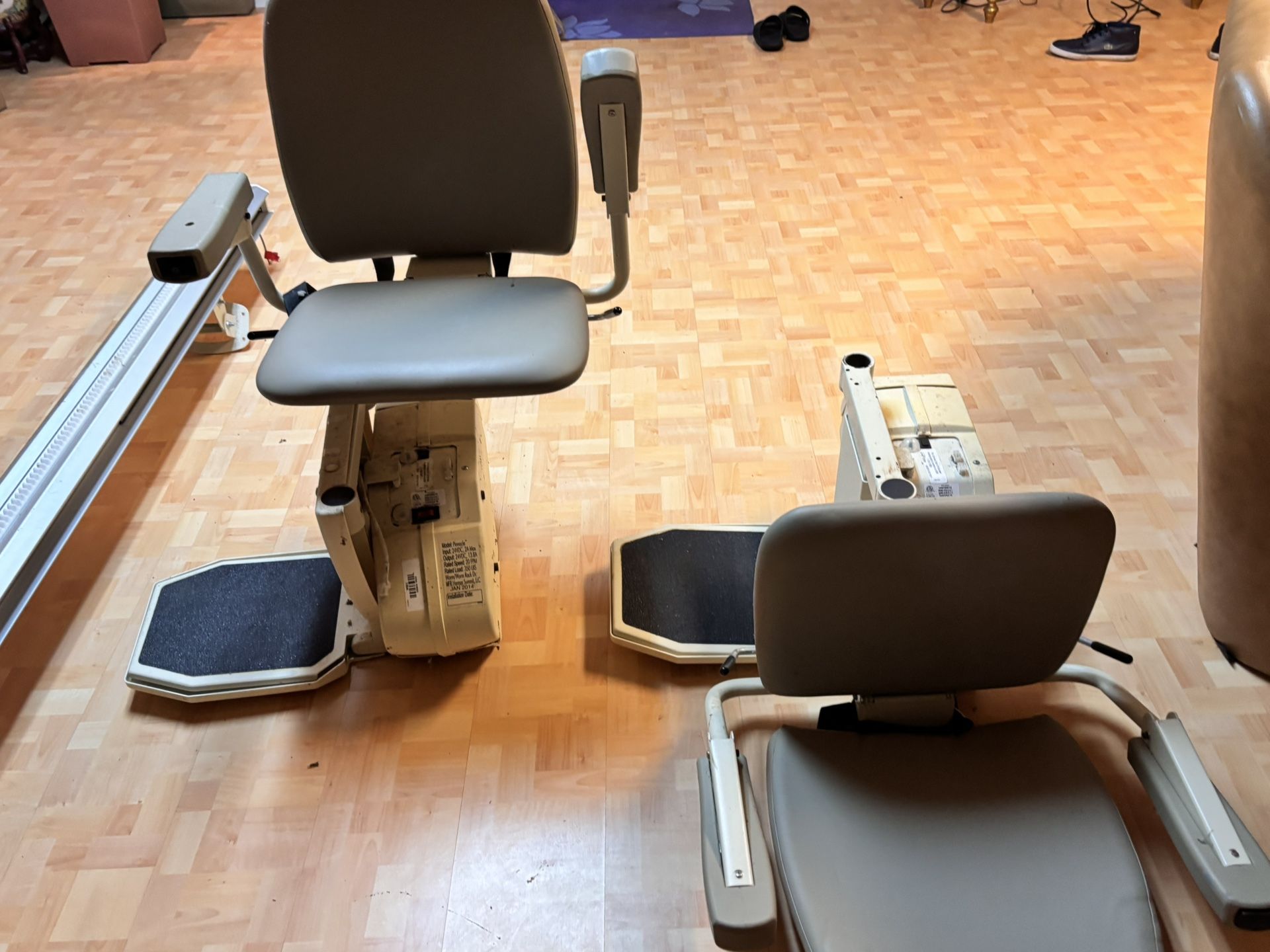 (x2) Harmar Pinnacle Chair Lift