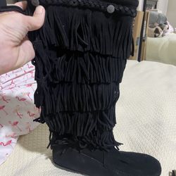 Minnetonka 5 Layer Fringe Boot