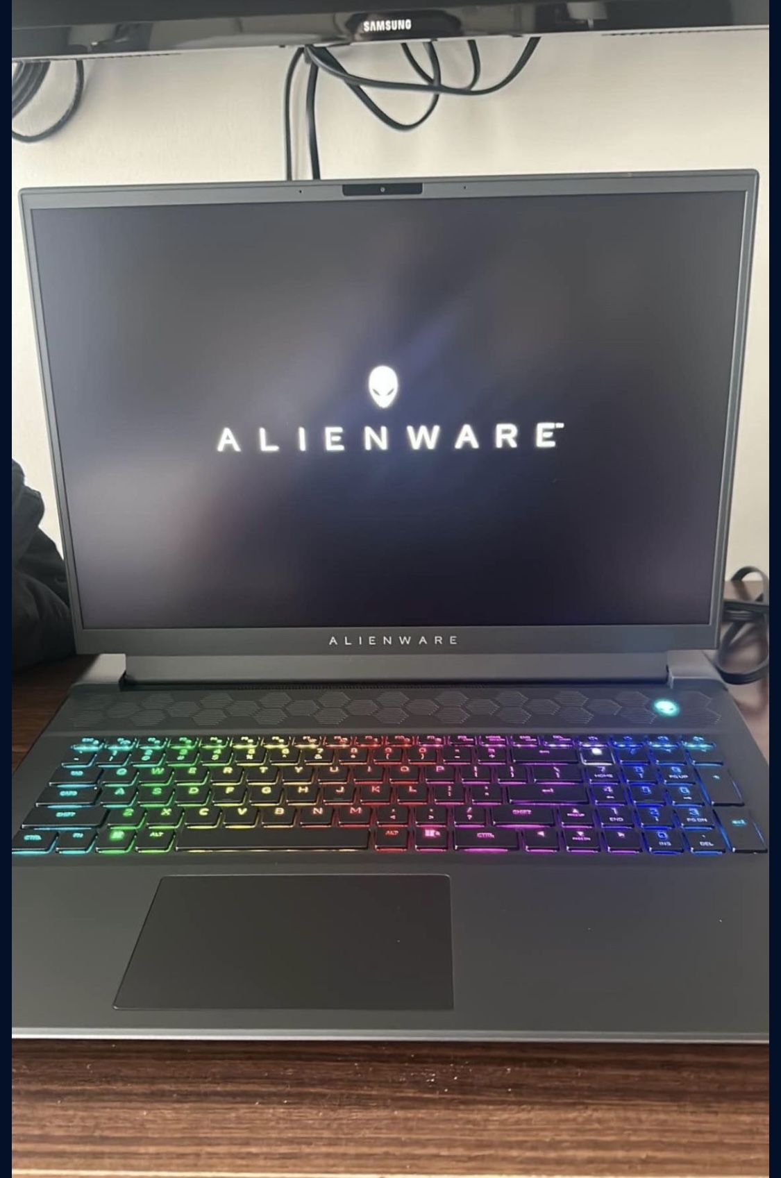 Alienware M18 -R2