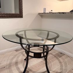 Round Dinning Table
