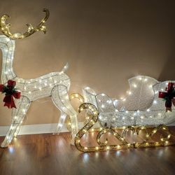 Christmas Reindeer With Sleigh