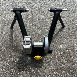 Saris Fluid 2 Indoor Bike Trainer