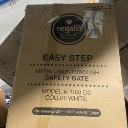 Regalo Metal Walk Through Gate