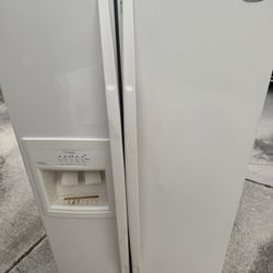 33 Wide Refrigerator