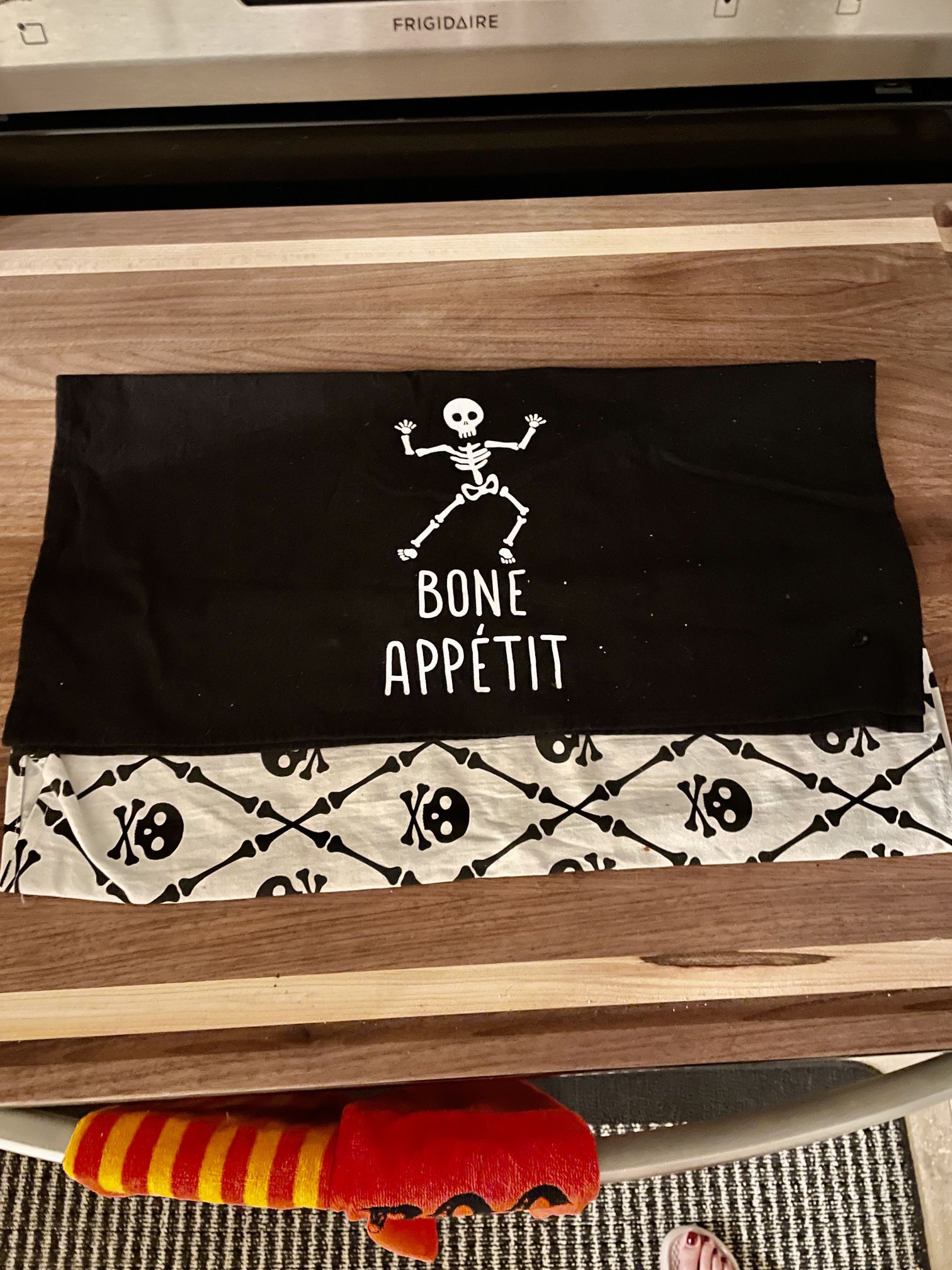 Halloween Bone Appetite Kitchen Decor Towels Bundle  