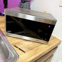 LG microwave