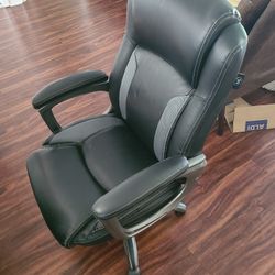 Serta Desk Chair Like New