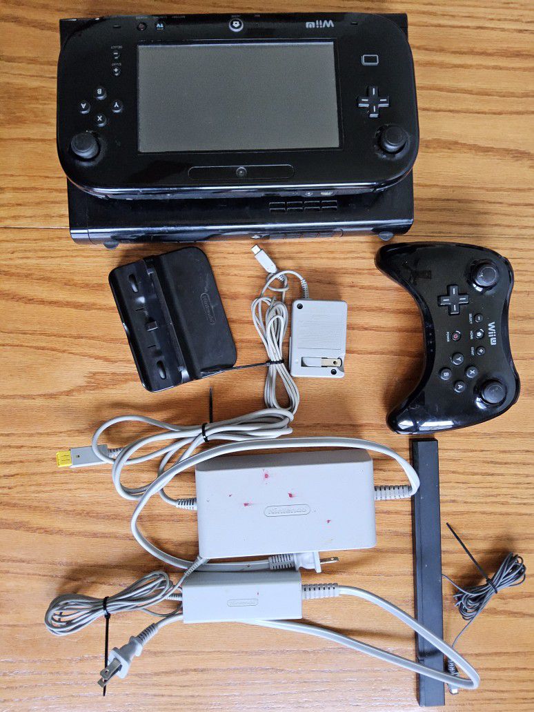 Nintendo Wii U Bundle With Handheld, Console, Controller, Cables Mario Kart 8 $200