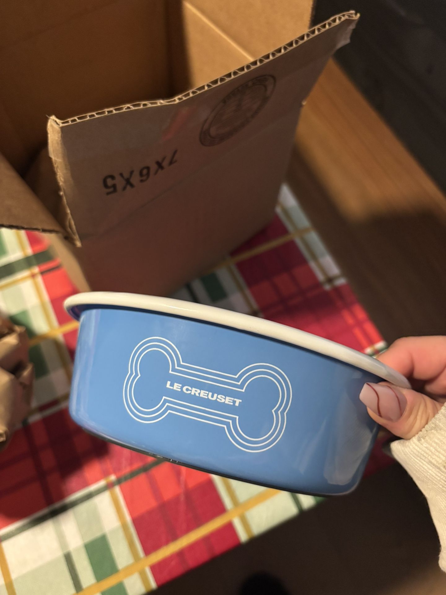 LOW PRICE MOVING- NEW RARE LIMITED EDITION LE CRUESET DOG BOWL