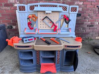 Step 2 Home Depot play Workbench w/bonus tools