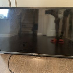 40 Inch Tv  (No Remote , No Stands  Came From Wall Mount )