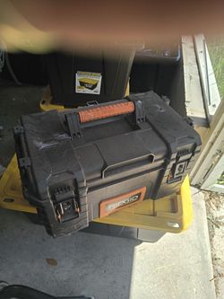 Rigid tool box